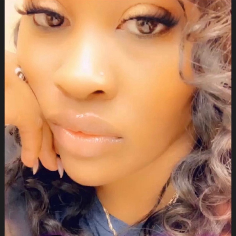Meet your Posher, Tenisha